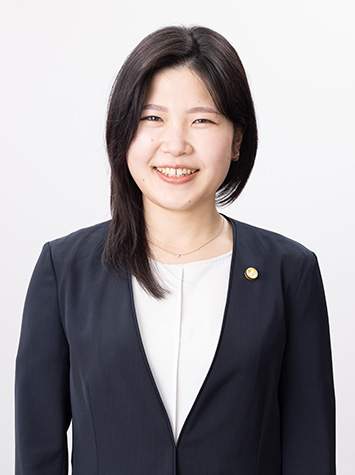 弁護士小川夏菜