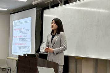 弁護士小川夏菜のセミナー風景