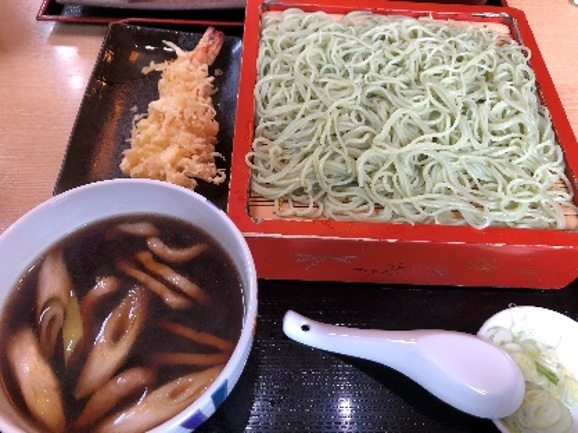 釧路名物！緑色の蕎麦
